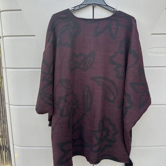 Cleobella Burgundy Sevigny Capelet Poncho Cape Wrap Tassels OSFM - Picture 5 of 13
